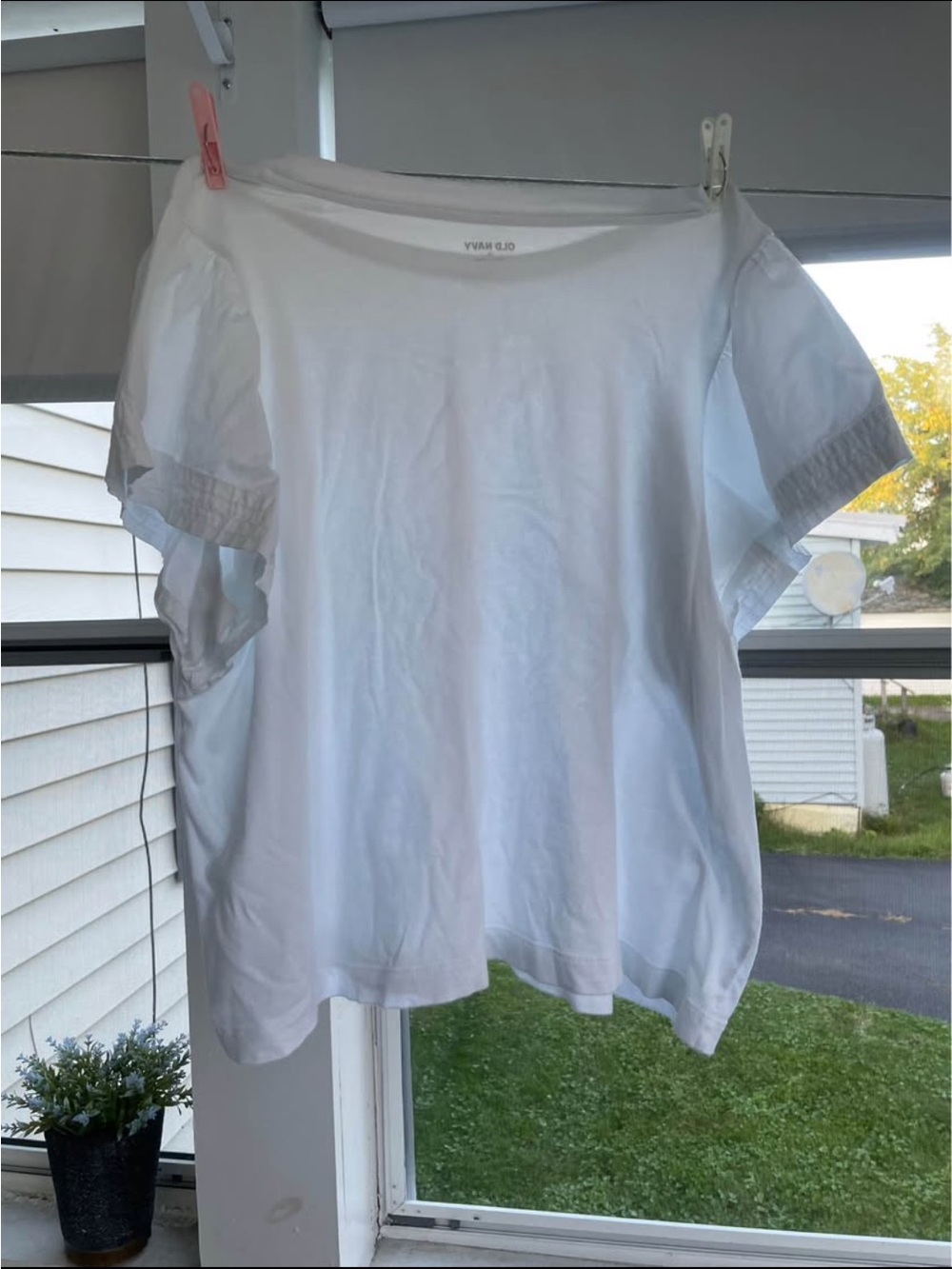 Old Navy White Short Sleeve Flutter Tee